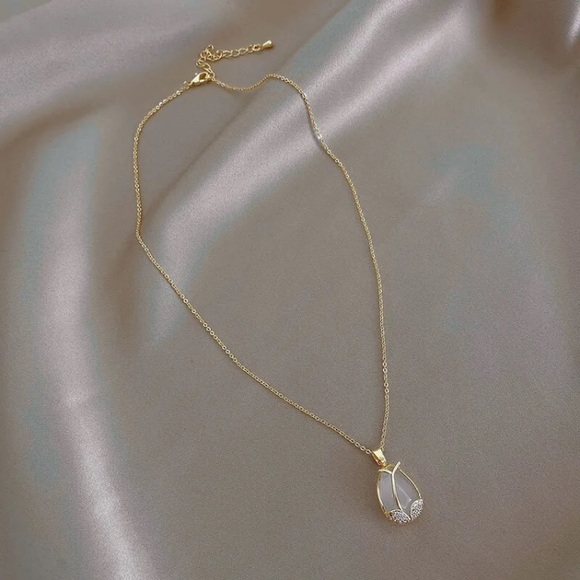 18k Gold Electroplated Tulip Crystal Opal Pendant With Signity Stones Necklace - Picture 2 of 4